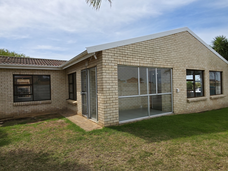 2 Bedroom Property for Sale in Wavecrest Eastern Cape